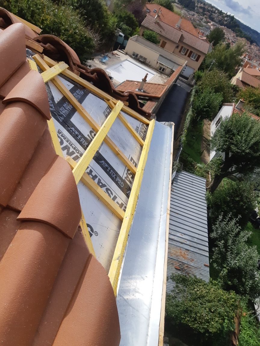 Réfection de toiture et isolation par l’extérieur au Puy-en-Velay (43)