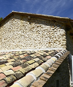 Quand rénover une toiture en tuiles ?