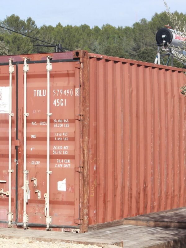 Transformation de container en maison atypique à Nîmes (30)
