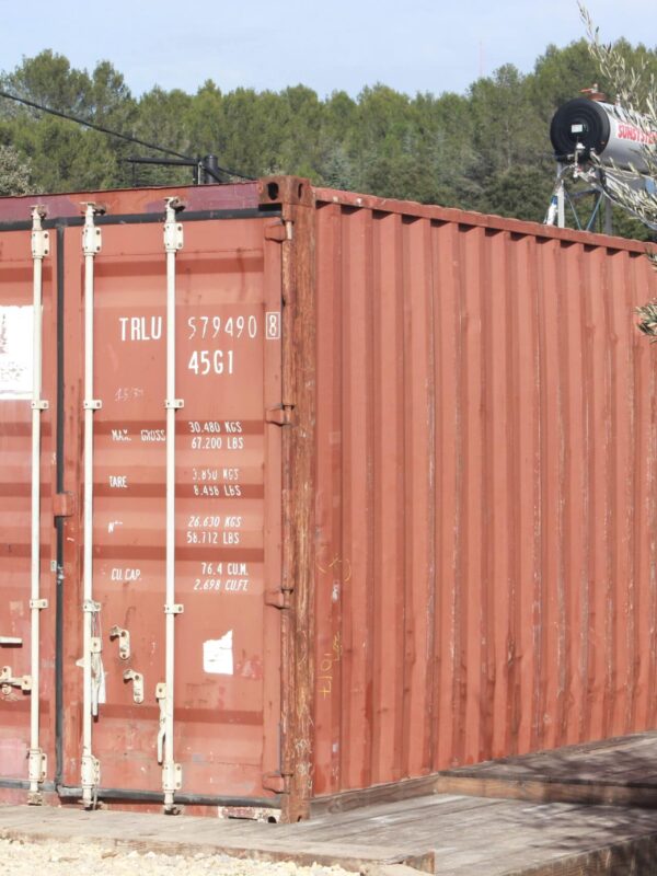 Transformation de container en maison atypique à Nîmes (30)