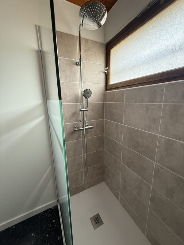 Rénovation d'une salle de bain des années 1960 à Argelès sur Mer (66)