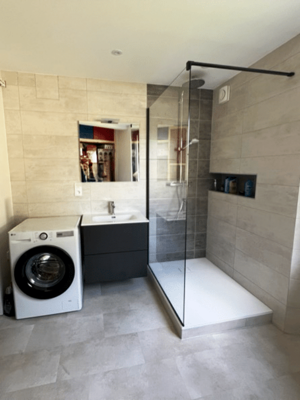 Création d’une salle de bain et d’une buanderie accessibles à Lantriac (43)