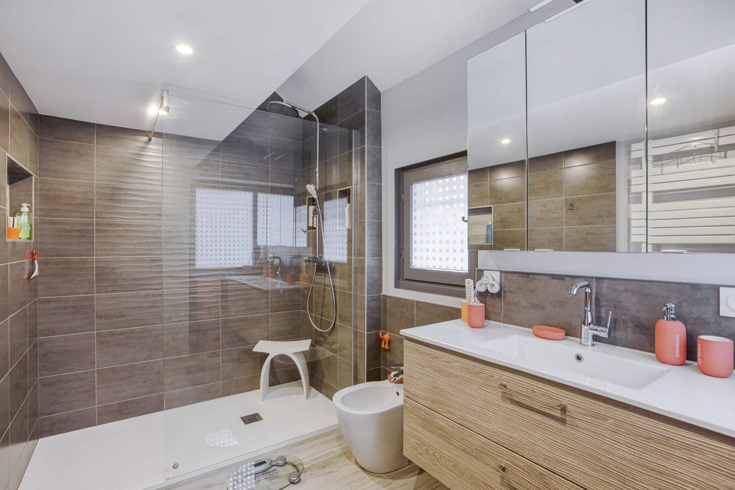 Rénovation salle de bain avant/après : exemples, conseils et inspirations