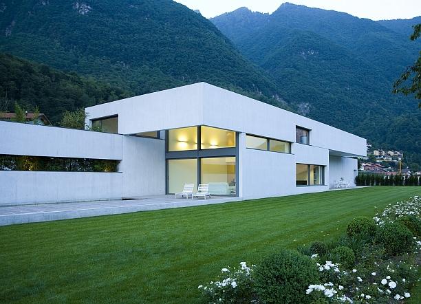 batiment-blanc-moderne